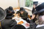 באזוך פון הגה"צ אב"ד סאטמאר ירושלים שליט"א אין אנטווערפן לרגל לרגל הנחת אבן הפינה פארן נייעם בנין התלמוד תורה 