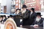 באזוך פון הגה"צ אב"ד סאטמאר ירושלים שליט"א אין אנטווערפן לרגל לרגל הנחת אבן הפינה פארן נייעם בנין התלמוד תורה 