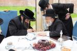 באזוך פון הגה"צ אב"ד סאטמאר ירושלים שליט"א אין אנטווערפן לרגל לרגל הנחת אבן הפינה פארן נייעם בנין התלמוד תורה 