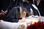 פולע גאלערי: מעמד סיום כתיבת אותיות אינעם ספר תורה וואס איז געשריבן געווארן דורך מתפללי בית המדרש הגדול דקהל יטב לב ד'סאטמר אין קרית יואל