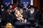 פולע גאלערי: מעמד סיום כתיבת אותיות אינעם ספר תורה וואס איז געשריבן געווארן דורך מתפללי בית המדרש הגדול דקהל יטב לב ד'סאטמר אין קרית יואל