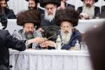 כ"ק אדמו"ר מבאבוב-45 שליט"א ביים סעודת הילולא פון הרה"ק רבי נפתלי צבי מבאבוב זצ"ל