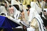 פולע גאלערי: פורים בחצר הקודש תולדות אהרן 
