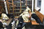 פולע גאלערי: פורים בחצר הקודש תולדות אהרן 