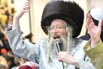 פולע גאלערי: פורים בחצר הקודש תולדות אהרן 