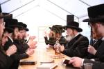 פולע גאלערי: יומא דהילולא קדישא פונעם הייליגן רבין רבי אלימלך מליזענסק זי"ע בראשות נכדו כ"ק אדמו"ר מליזענסק שליט"א חלק ב'