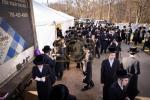 כ"ק אדמו"ר מבאבוב-45 שליט"א ביים עליה  לציון פון זיין שווער הרה"ק מהרנ"צ מבאבוב זצוק"ל