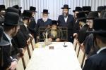 כ"ק אדמו"ר מתולדות משה שליט"א בברכת פרידה פאר בחורי חו"ל וואס קערן זיך צוריק אהיים  לקראת יו"ט פסח הבעל"ט