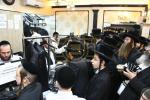 הכנות אויף יו"ט פסח אין בני ברק
