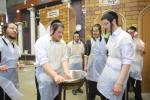 חבורה פון כ"ק אדמו"ר מוויזניץ שליט"א ביים מצות באקן 