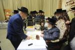 חבורה פון כ"ק אדמו"ר מוויזניץ שליט"א ביים מצות באקן 