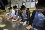 חבורה פון כ"ק אדמו"ר מוויזניץ שליט"א ביים מצות באקן 