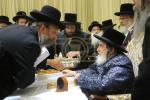 חבורה פון כ"ק אדמו"ר מוויזניץ שליט"א ביים מצות באקן 