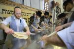 חבורה פון כ"ק אדמו"ר מוויזניץ שליט"א ביים מצות באקן 