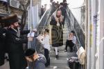 Main image for בעלזא חסידים ביים מתפלל זיין באתרא קדישא מירון לרפואת כ"ק אדמו"ר מבעלזא שליט"א 