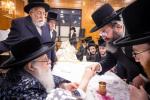 סעודת הילולא פונעם הייליגן צאנזער רב זי"ע ביי נכדו כ"ק אדמו"ר מצאנז קלויזענבורג שליט"א