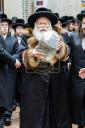  בילדער גאלערי: פסח בחצר הקודש באבוב 