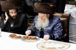  בילדער גאלערי: פסח בחצר הקודש באבוב 