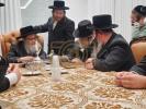 מסיבת לחיים אין שטוב פון כ"ק אדמו"ר מסאטמאר שליט"א אין קרית יטב לב, לרגל דאס אפקויף פון די שם הבנין פונעם נייעם פראכטפולן הצלה גאראדזש אין שטאט