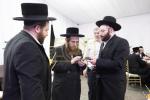 טויזענטער בילדער פונעם גרויסארטיגן יומא דהילולא אין קערעסטיר חלק א'