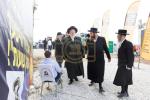 טויזענטער בילדער פונעם גרויסארטיגן יומא דהילולא אין קערעסטיר חלק א'