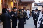 טויזענטער בילדער פונעם גרויסארטיגן יומא דהילולא אין קערעסטיר חלק א'
