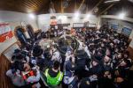 טויזענטער בילדער פונעם גרויסארטיגן יומא דהילולא אין קערעסטיר חלק א'