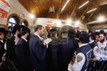 טויזענטער בילדער פונעם גרויסארטיגן יומא דהילולא אין קערעסטיר חלק א'