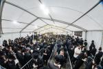 טויזענטער בילדער פונעם גרויסארטיגן יומא דהילולא אין קערעסטיר חלק א'