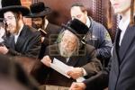 טויזענטער בילדער פונעם גרויסארטיגן יומא דהילולא אין קערעסטיר חלק א'