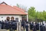 טויזענטער בילדער פונעם גרויסארטיגן יומא דהילולא אין קערעסטיר חלק א'