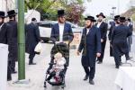 טויזענטער בילדער פונעם גרויסארטיגן יומא דהילולא אין קערעסטיר חלק א'