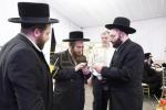 טויזענטער בילדער פונעם גרויסארטיגן יומא דהילולא אין קערעסטיר חלק א'