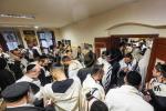 טויזענטער בילדער פונעם גרויסארטיגן יומא דהילולא אין קערעסטיר חלק א'