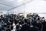 טויזענטער בילדער פונעם גרויסארטיגן יומא דהילולא אין קערעסטיר חלק א'
