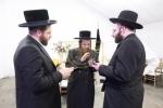 טויזענטער בילדער פונעם גרויסארטיגן יומא דהילולא אין קערעסטיר חלק א'