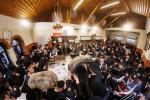 טויזענטער בילדער פונעם גרויסארטיגן יומא דהילולא אין קערעסטיר חלק א'