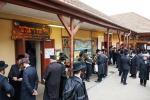 טויזענטער בילדער פונעם גרויסארטיגן יומא דהילולא אין קערעסטיר חלק א'