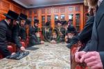 געשעענישן בחצר הקודש פאפא 