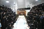 כ"ק אדמו"ר מסאדיגורא שליט"א ביים סעודת הילולא פון זקינו האדמו"ר הכנסת מרדכי מסאדיגורא זצ"ל 