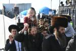 פולע גאלערי: ל"ג בעומר באתרא קדישא מירון