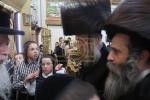 הכנסת ספר תורה לבית המדרש הגדול דסאטמאר ע"י משפחת הרב החסיד ר' אריה לייביש טייטלבוים ז"ל 
