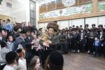 הכנסת ספר תורה לבית המדרש הגדול דסאטמאר ע"י משפחת הרב החסיד ר' אריה לייביש טייטלבוים ז"ל 