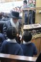 הכנסת ספר תורה לבית המדרש הגדול דסאטמאר ע"י משפחת הרב החסיד ר' אריה לייביש טייטלבוים ז"ל 