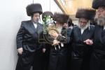 הכנסת ספר תורה לבית המדרש הגדול דסאטמאר ע"י משפחת הרב החסיד ר' אריה לייביש טייטלבוים ז"ל 