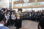 הכנסת ספר תורה לבית המדרש הגדול דסאטמאר ע"י משפחת הרב החסיד ר' אריה לייביש טייטלבוים ז"ל 
