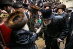 פולע גאלערי: הכנסת ספר תורה לביהמ"ד צאנז קלויזענבורג בוויליאמסבורג