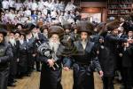 פולע גאלערי: הכנסת ספר תורה לביהמ"ד צאנז קלויזענבורג בוויליאמסבורג