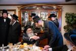 כ"ק מרן אדמו"ר מסאטמאר שליט"א באזוכט די בוי-אַרבעט פון נייעם גיגאַנטישן "בית רחל - בנין גאָלדבערגער" אין קרית יואל 