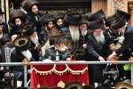 פולע גאלערי: מעמד הכנסת ספר תורה דורך קהילת וויזניץ אין בני ברק 